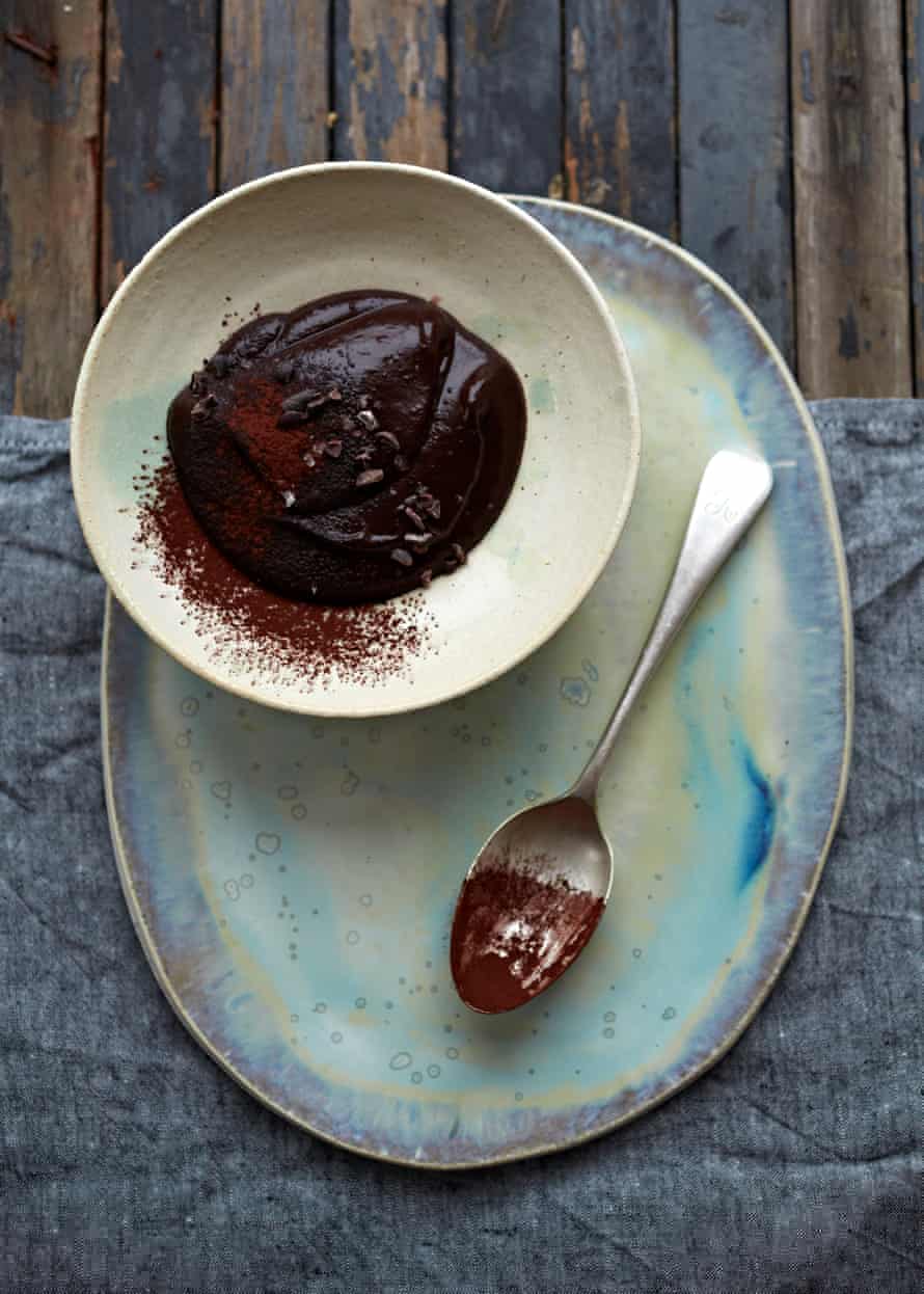 Verwenden Sie in dieser Mousse immer frisch reife Avocados: Sie sind cremig und süß.