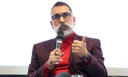 Sanjay Bhandari, président de Kick It Out, s'exprimant lors de la conférence EFL Trust ce mois-ci.