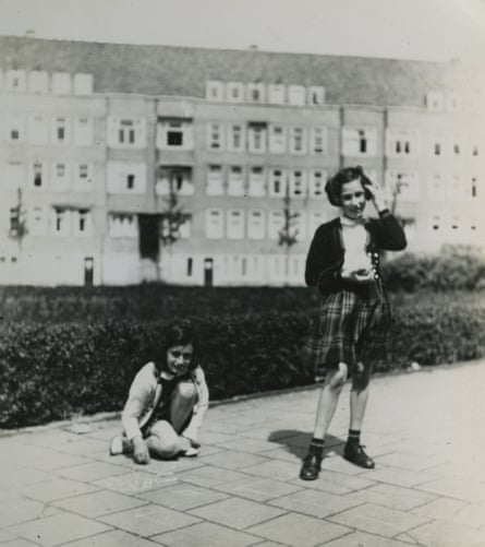 Anne Frank and Hannah Goslar in Amsterdam, May 1940.