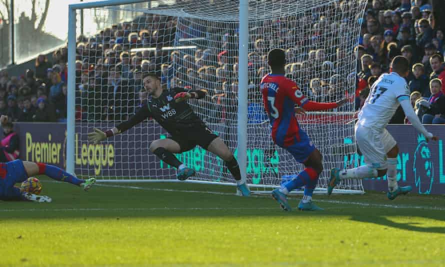Burnley necesitaba un gol en propia puerta para asegurarse un punto en Selhurst Park.