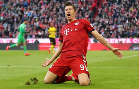 Robert Lewandowski celebrates scoring against Borussia Dortmund