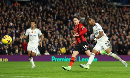 Crysencio Summerville renvoie le vainqueur pour Leeds.
