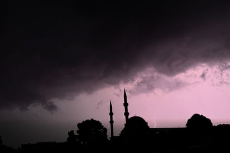 News live: Tropical Cyclone Narelle bears down on WA towns; Trump takes another swipe at ‘not great’ Australia