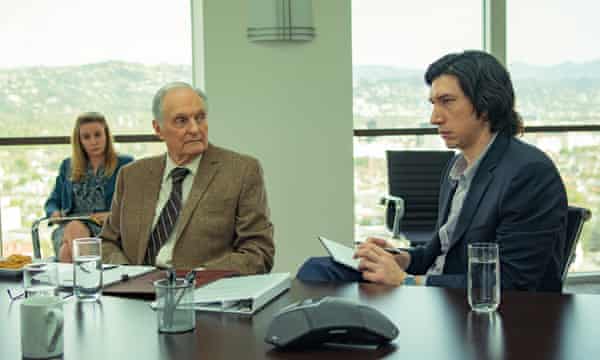 Alan Alda z Adamem Driverem w Opowieści Małżeńskiej.