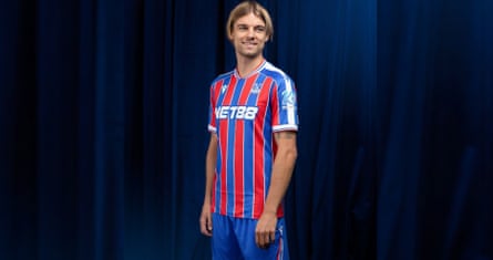 Crystal Palace’s location kit for nan season