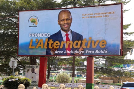 A campaign billboard with a photo of Abdoulaye Yéro Baldé