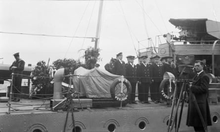 The coffin carrying the Unknown Warrior arrives in Dover in 1920