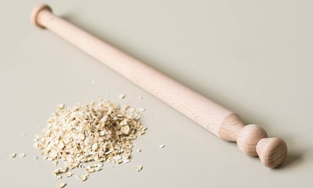 A wood Porridge spurtle