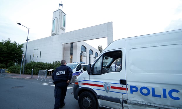 The man tried several times to drive at the worshippers outside the mosque but was prevented by the high pavement and barriers.