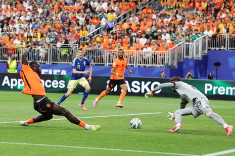 Brian Brobbey makes it 2-0 in a blistering start for the Netherlands.