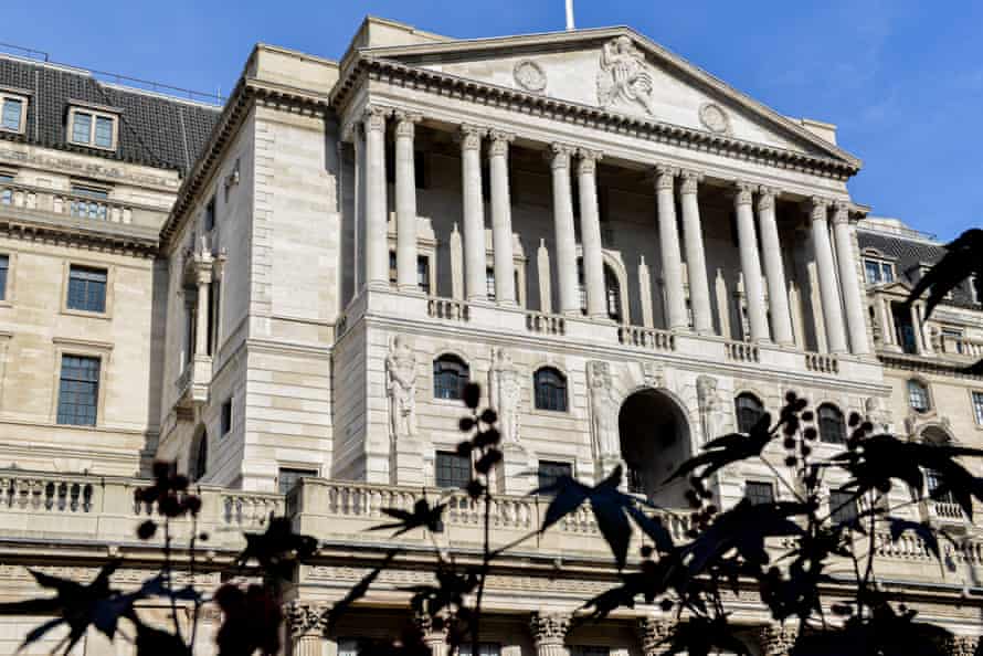 ‘I can’t see it getting any better’: could the UK be heading for a recession? | Cost of living crisis 2 Bank of England in London