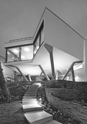SÌebo LichyÌ Architects: House Among the Trees, Bratislava, Slovakia, 2013