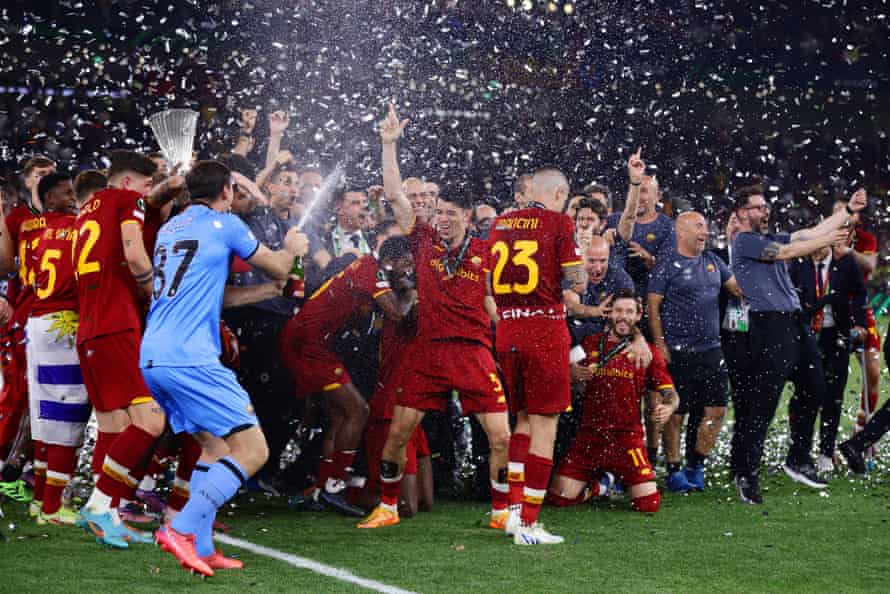 Roger Ibanez and players of AS Roma celebrate following their side’s victory in the UEFA Conference League final.