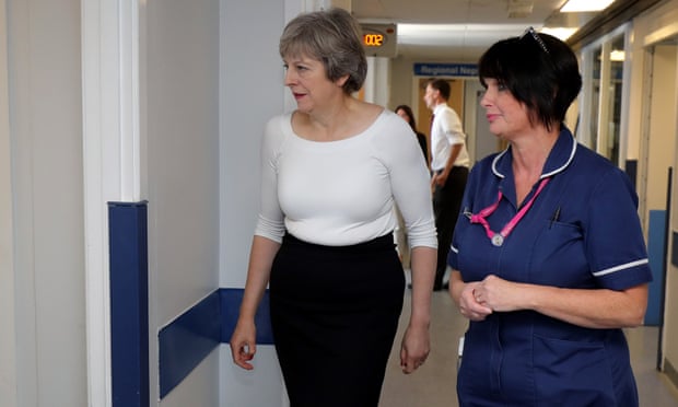 Theresa May with ward manager Debbie Rutter during her visit to the Renal Transplant Unit at the Royal Liverpool University Hospital