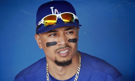 Mookie Betts Signs a 12-Year, $365 Million Extension With the Dodgers - The  Ringer