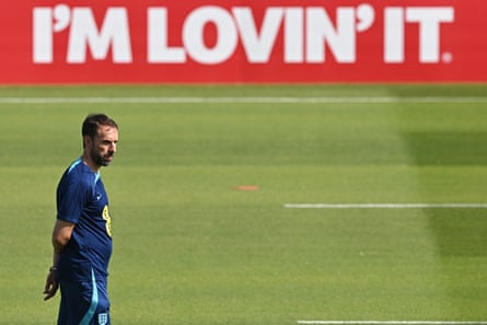 World Cup 2022: fans from around the globe preview the tournament | World Cup 2022 5 England manager Gareth Southgate takes a training session in Qatar.