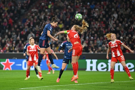 Emily Fox heads Arsenal in front