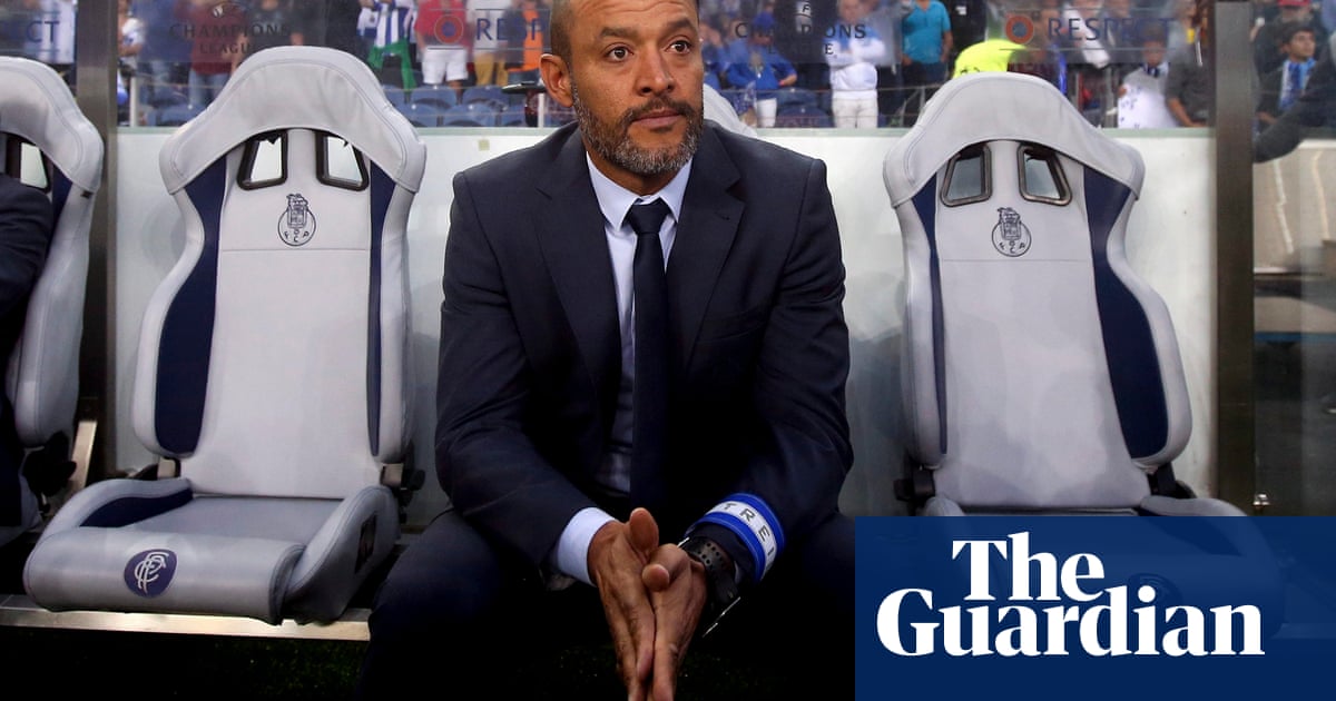 I Saw A Lot From The Bench How Porto S Reserve Goalkeeper Became Manager Porto The Guardian