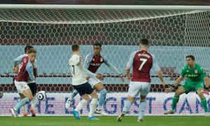 Phil Foden scores the equaliser.