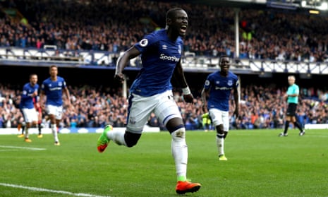Oumar Niasse celebrates after his second goal in quick succession completed Everton’s turnaround.