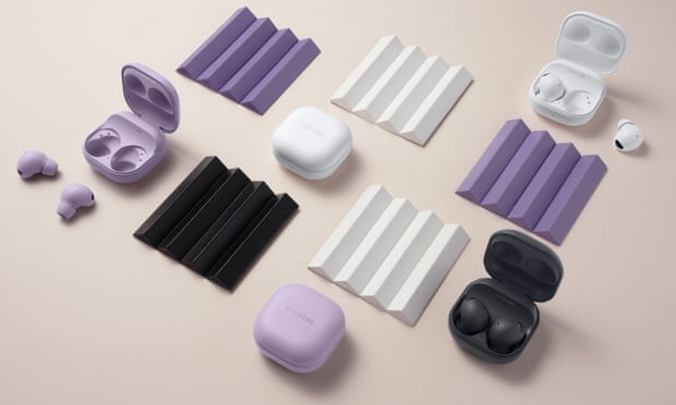 Samsung Galaxy Buds 2 Pro is depicted in several different colors.