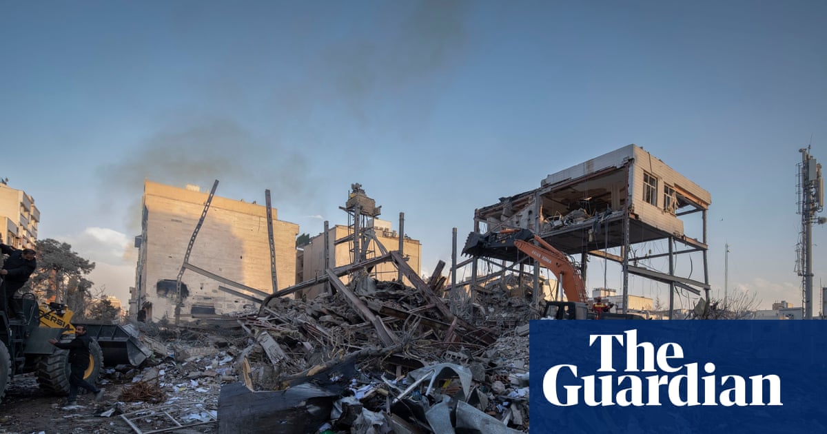 Civilian deaths in Iran pass 200 amid fear of bombs and regime clampdown