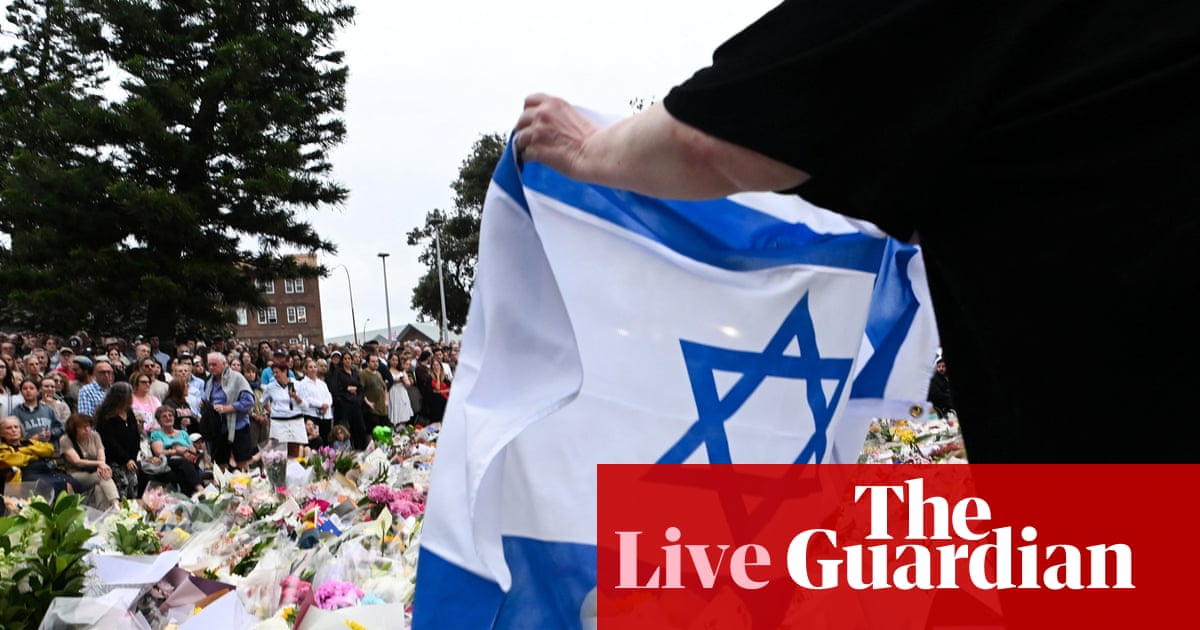 Australia news live: Sydney synagogue tells members alleged Bondi gunmen stopped outside before attack