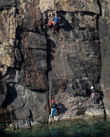 Climbers at Hunadudh at Bagh Hunadubh