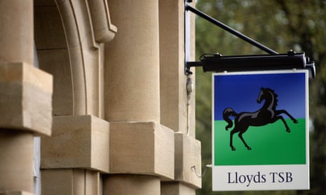 Lloyds plan to cut branches.