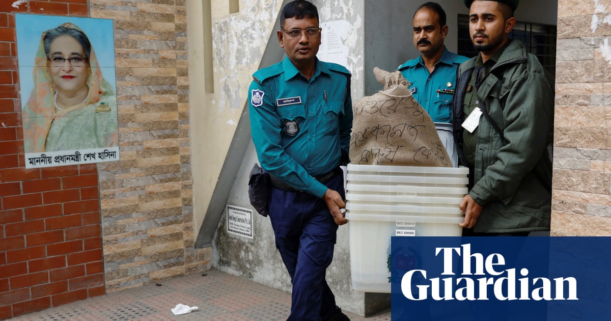 Вече унищожени от масови арести опозиционните партии бойкотираха изборите които