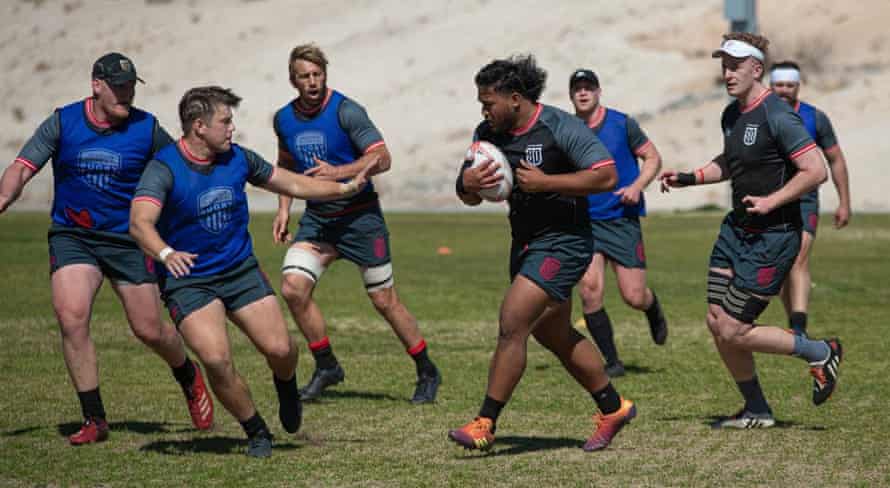 Chris Robshaw trains with San Diego – in Las Vegas.