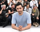 Riz Ahmed revela que foi abordado três vezes por inteligência britânica