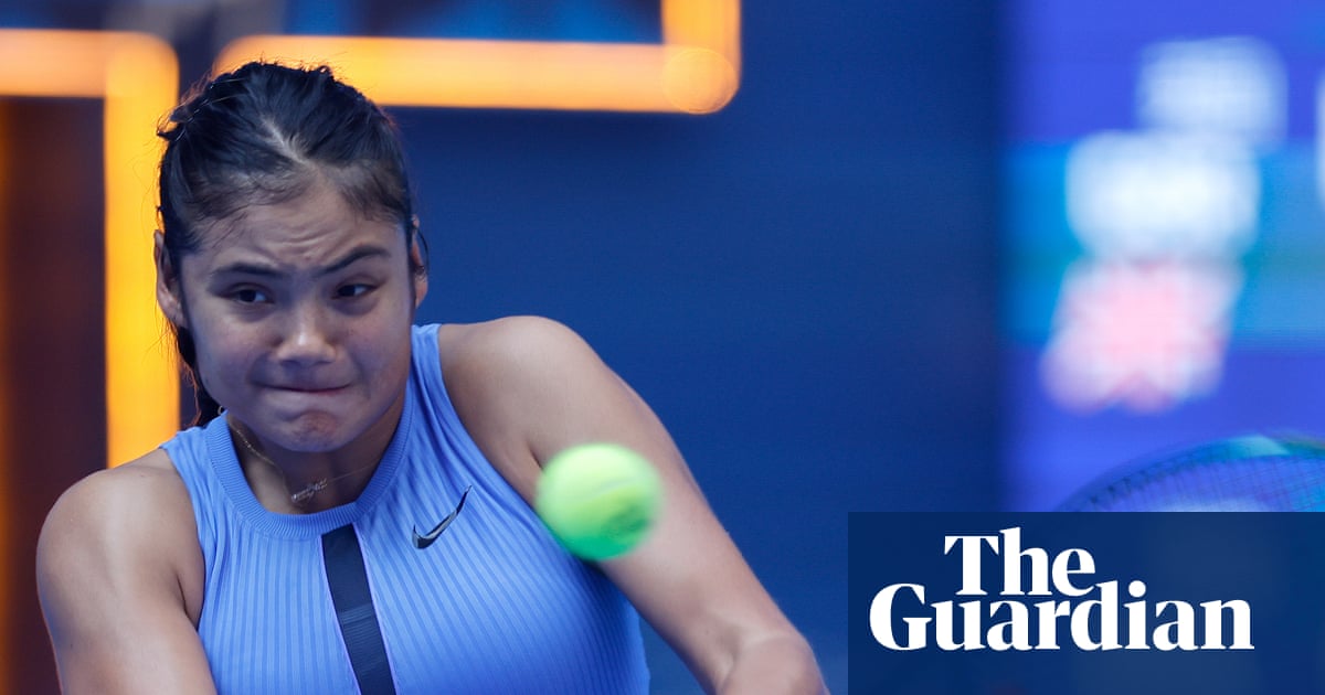 Listless Raducanu retires from first-round match at stiflingly hot Wuhan Open