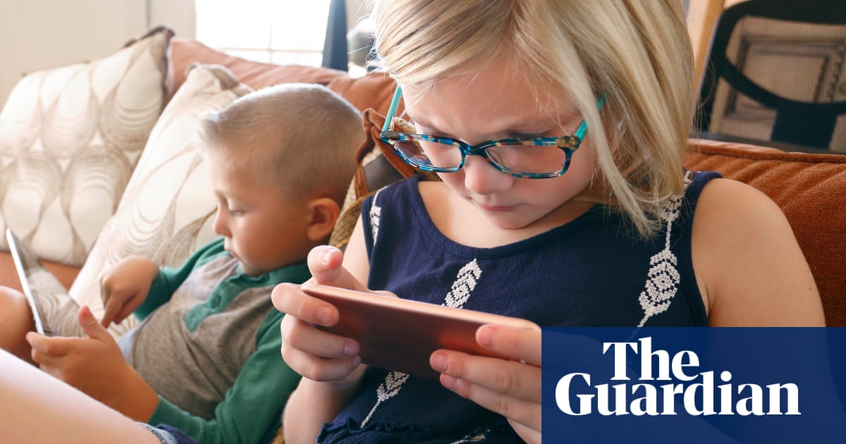 How to save money on broadband and mobile phones | Saving money | The