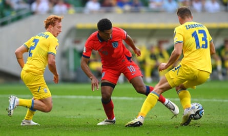 Henderson makes gilded England midfield less than the sum of its parts | Euro 2024 qualifying 5 Jude Bellingham of England is challenged by Illia Zabarny of Ukraine