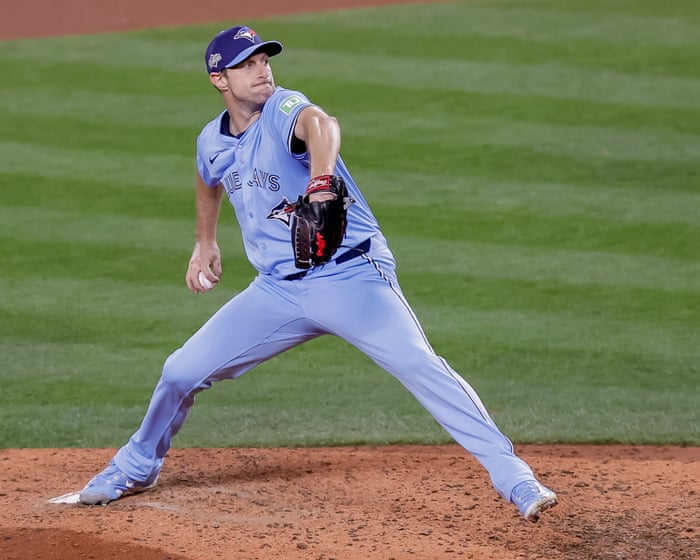 Max Scherzer rolls back years as Blue Jays even ALCS with win over Mariners