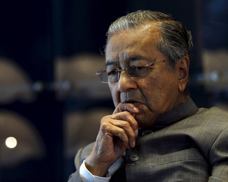 Malaysia’s former prime minister Mahathir Mohamad has called on Najib Razak to step down following allegations of corruption.