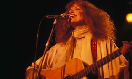 Simon, performing live in 1978.