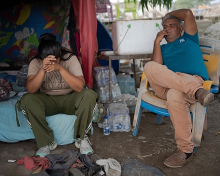 Carmen and Adolfo Guedez after finding Alexandra’s body in La Guaira on 12 July 2026