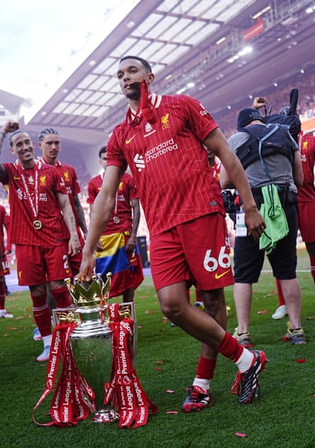 Trent Alexander-Arnold with the Premier League trophy.