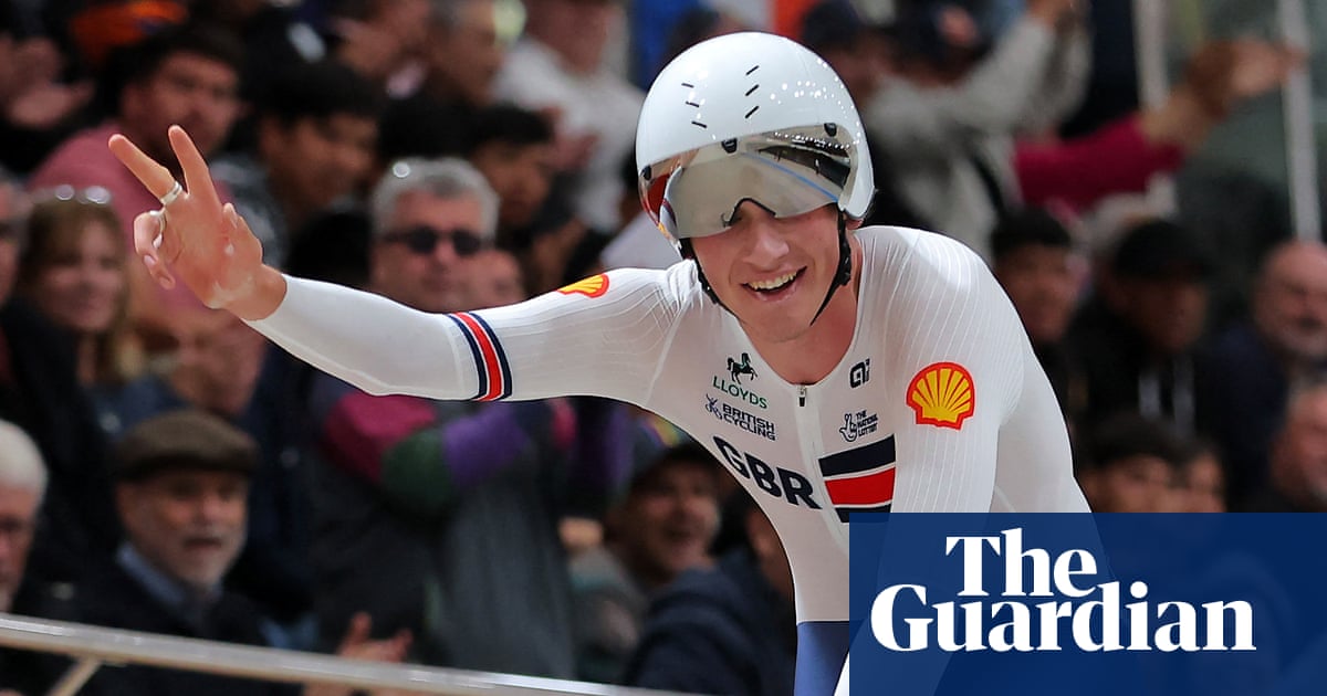 Tarling and Charlton grab GB's first golds at Track World Championships