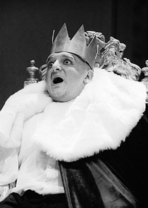 Simon Russell Beale as Richard III at the RSC’s intimate Other Place, Stratford-Upon-Avon, directed by Sam Mendes in 1992. The actor played the part with a shaved head. Years later, he played Richard II too, that time at the Almeida.