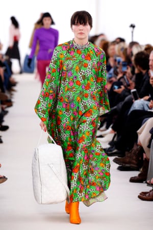 Balenciaga: Runway - Paris Fashion Week Womenswear Spring/Summer 2017