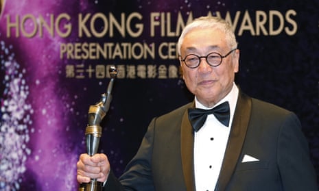 Kenneth Tsang with award