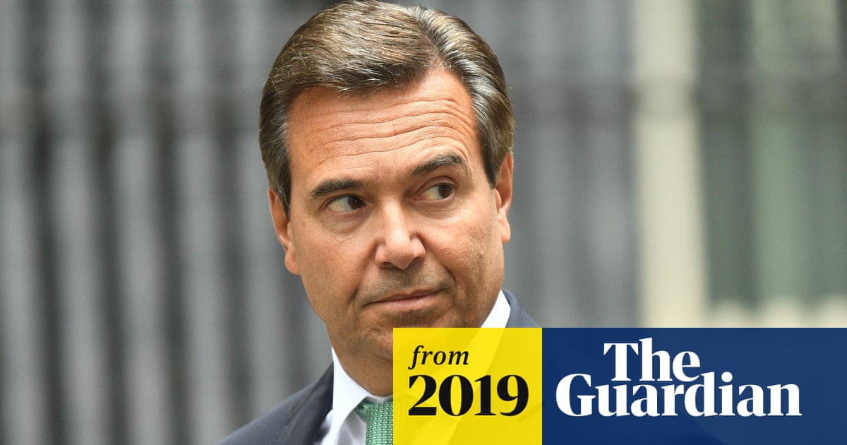 Lloyds plan to cut chief executive's pay by £220,000