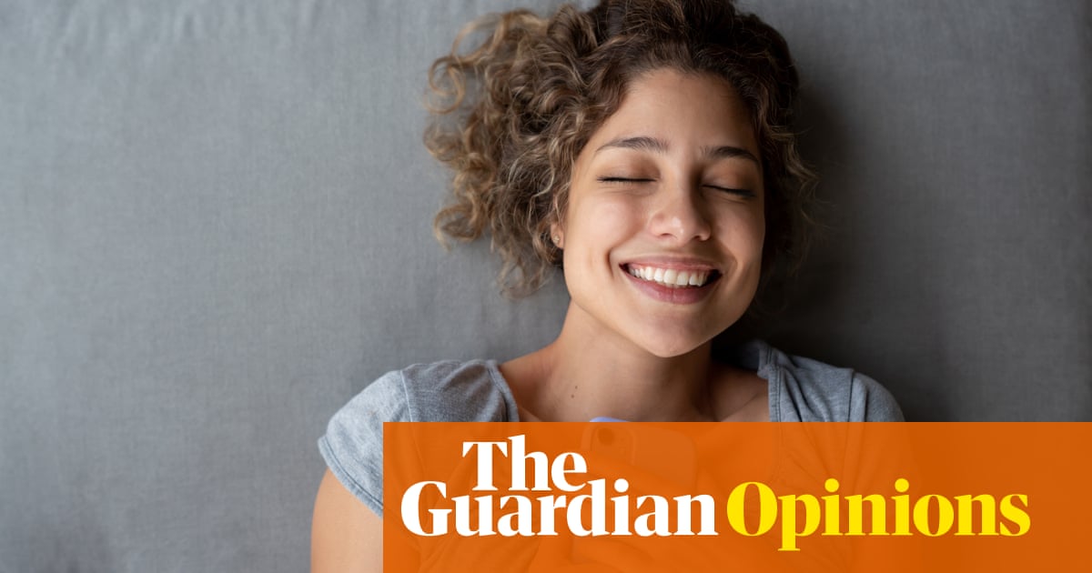 My phone knows what I want before I do. That should be worrying but it's oddly comforting | Emma Beddington