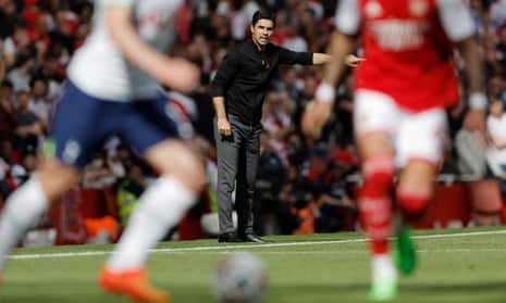 Mikel Arteta directs traffic for Arsenal against Tottenham