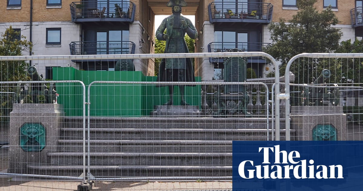 Peter the Great statue, Vladimir Putin’s gift to Londoners, damaged in attempted robbery