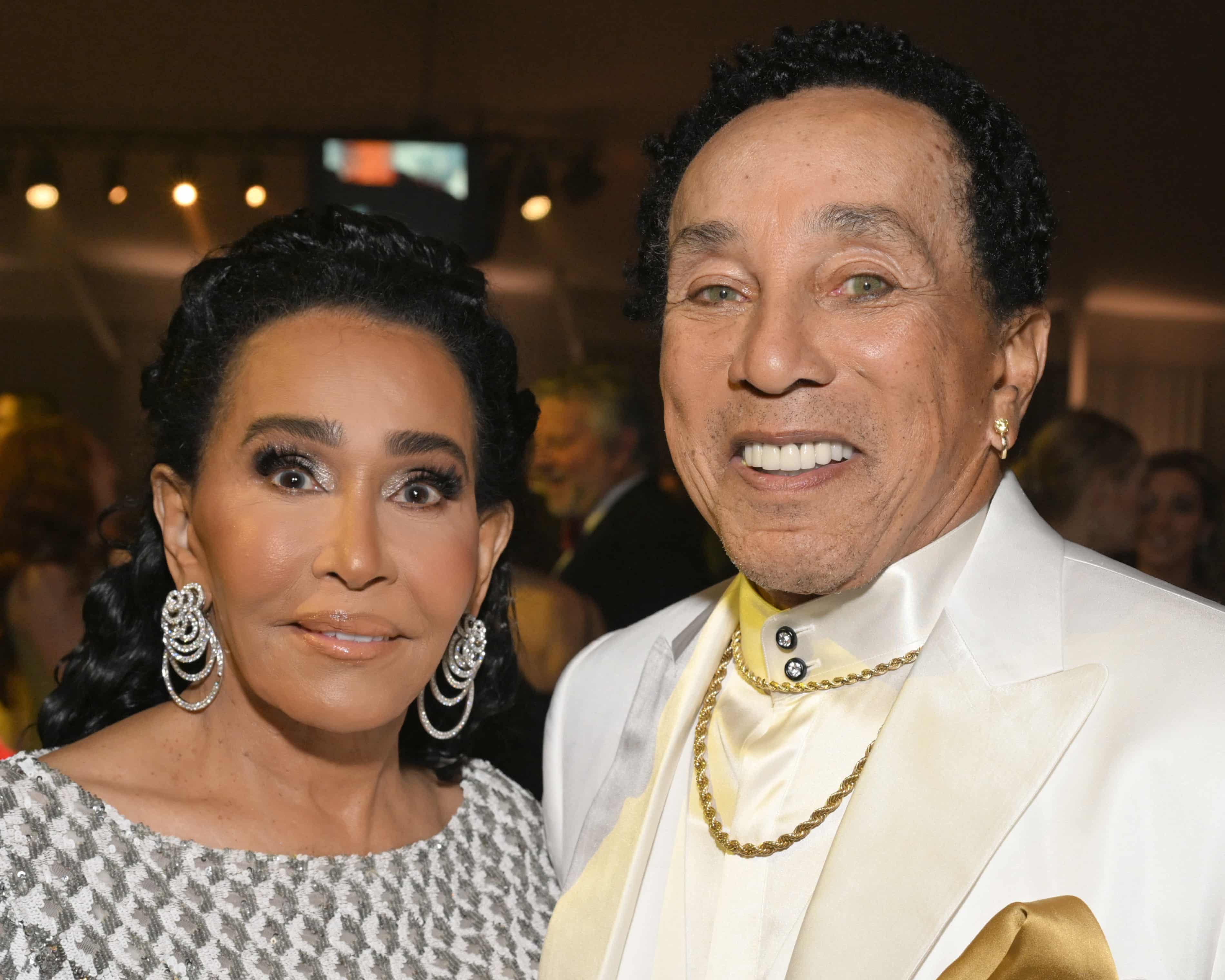Smokey Robinson denies four housekeepers’ allegations of sexual assault (theguardian.com)