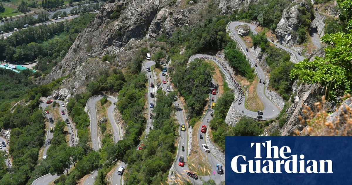 Cinematic cycling scenery, bobsleigh and memories of Dean Jones | Classic YouTube
